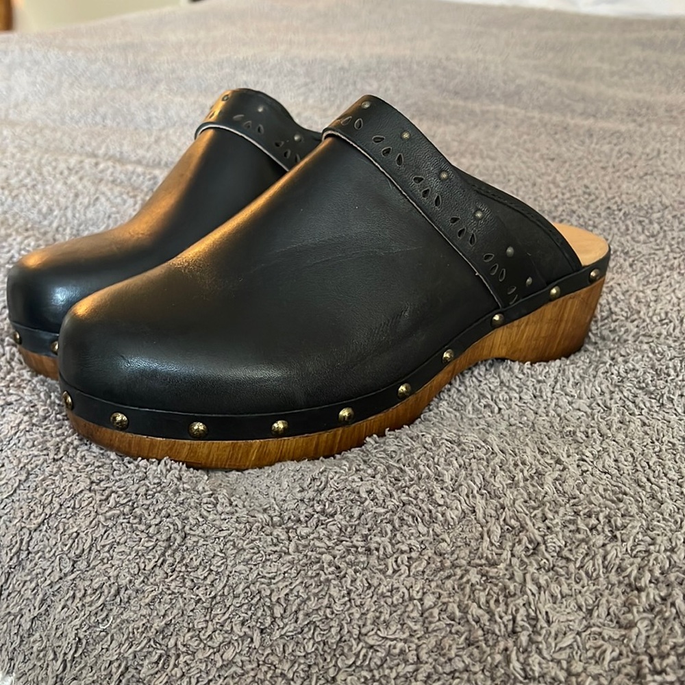 Eric Michael Clogs
